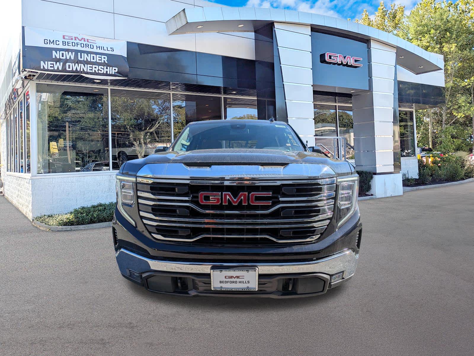 2026 GMC Sierra 1500 SLT - Photo 8