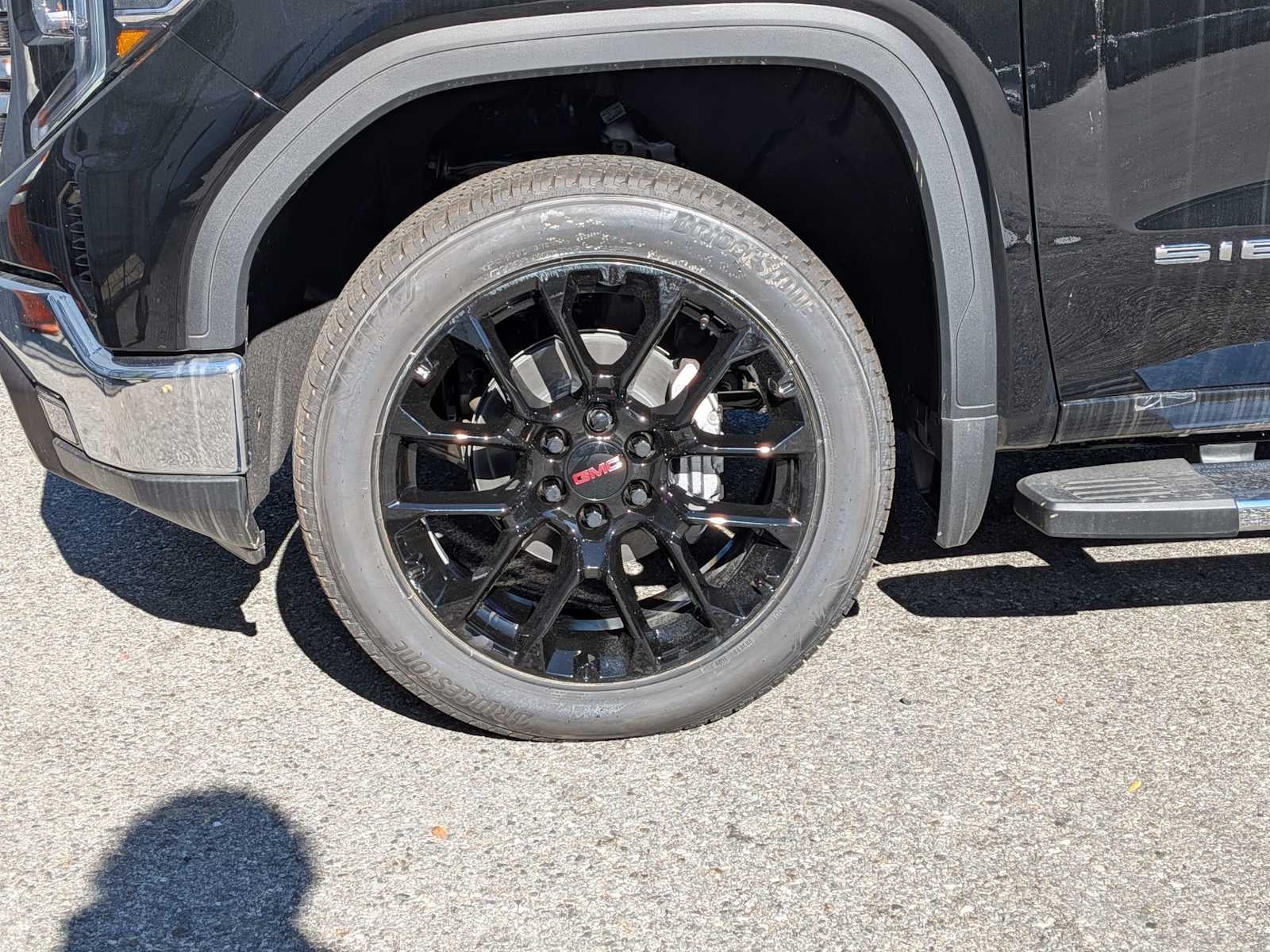 2026 GMC Sierra 1500 SLT - Photo 9